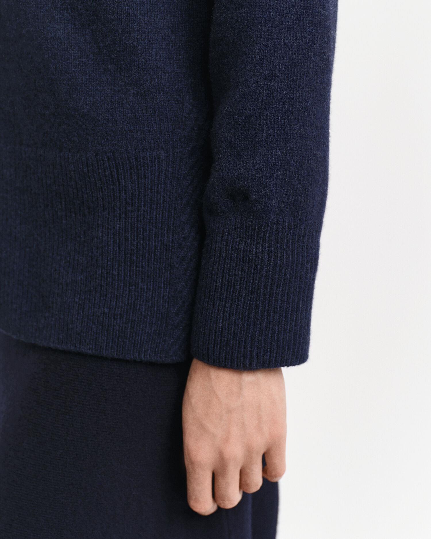 HERRINGBONE DETAIL ROLLNECK