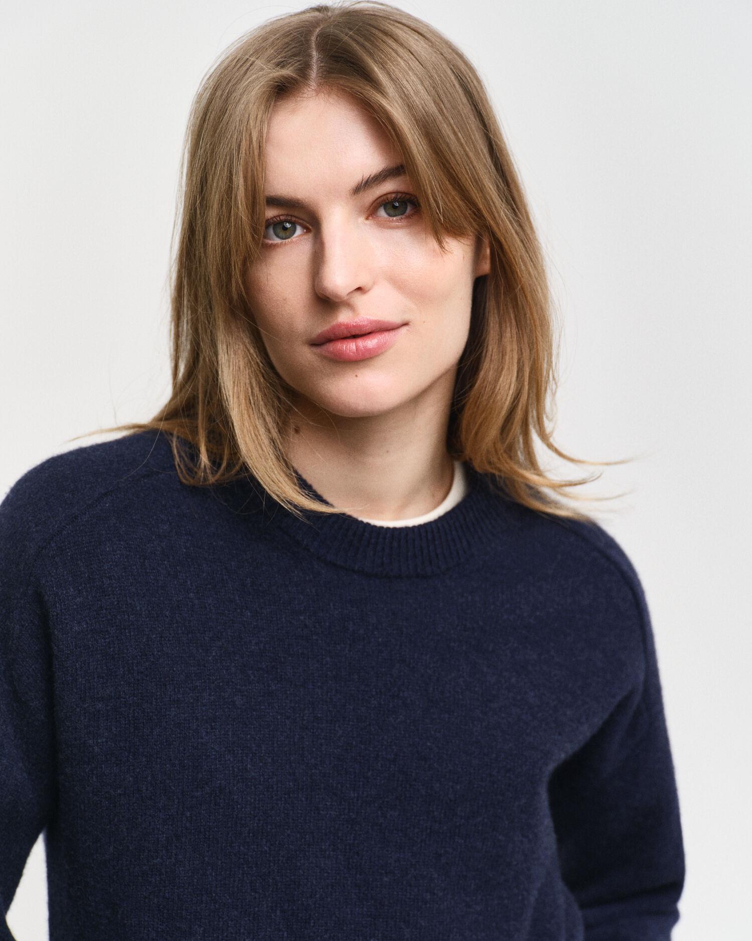 HERRINGBONE DETAIL C-NECK