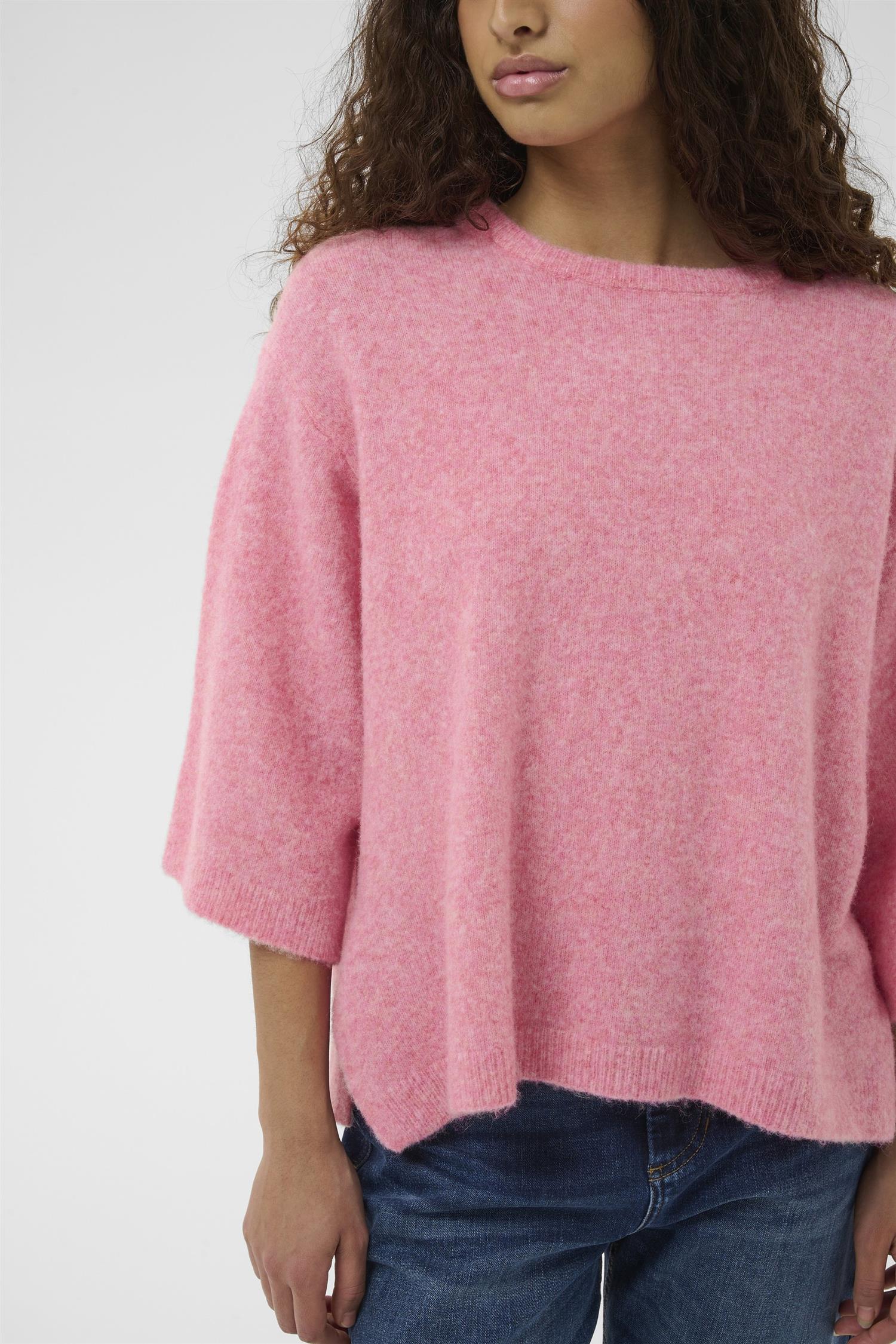 Guniiw Tee