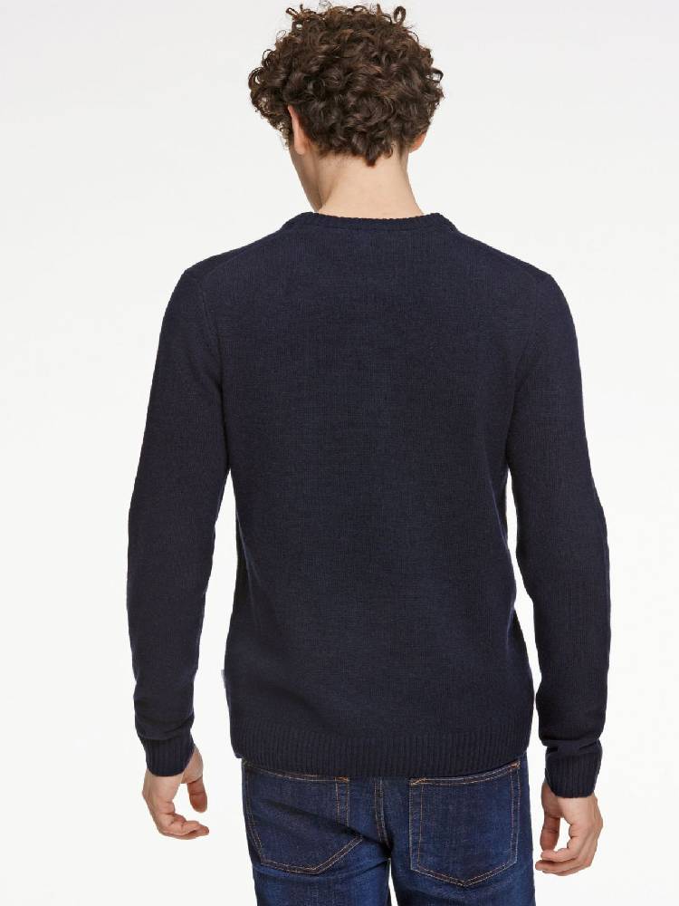 Lambswool o-neck knit