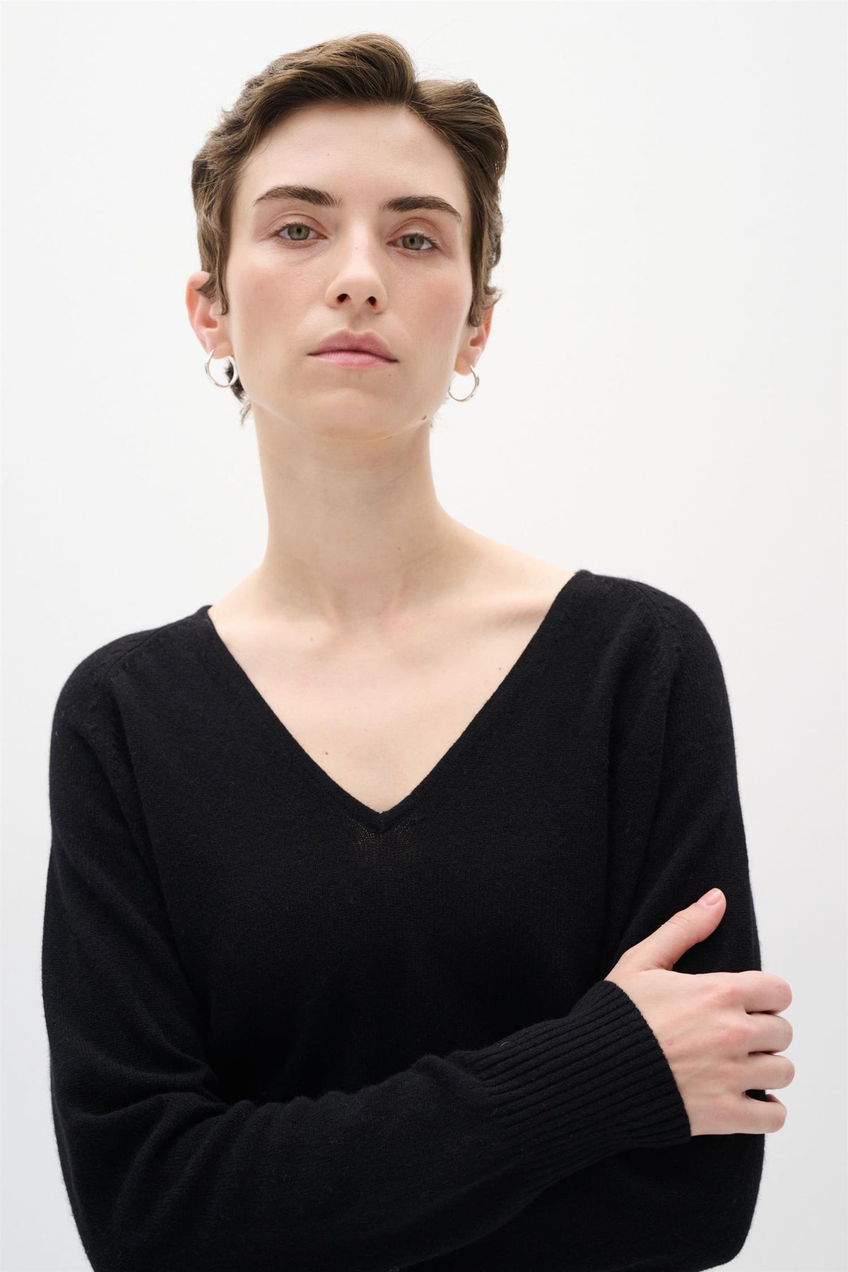 Lukka V-Neck Pullover Premium