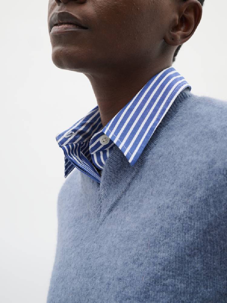 Guniiw V-Neck