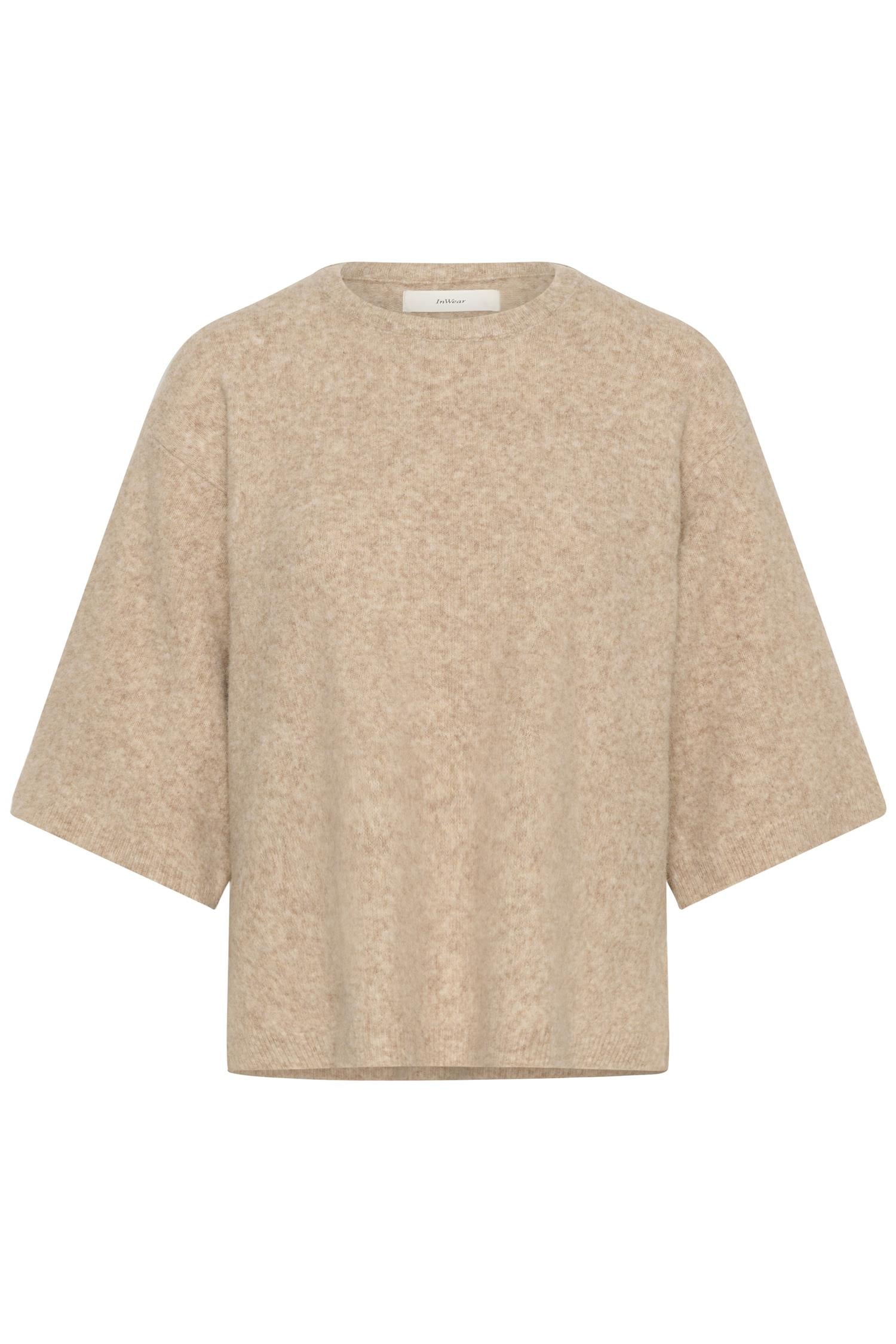 Guniiw Tee