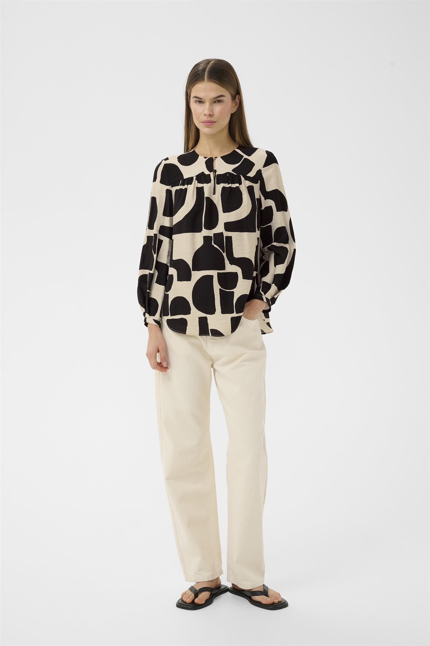 Lynniw Blouse