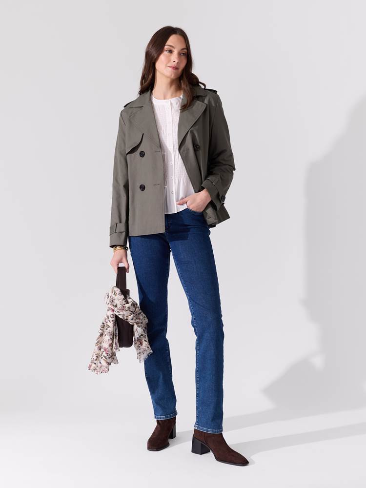 Mila Kort Trench