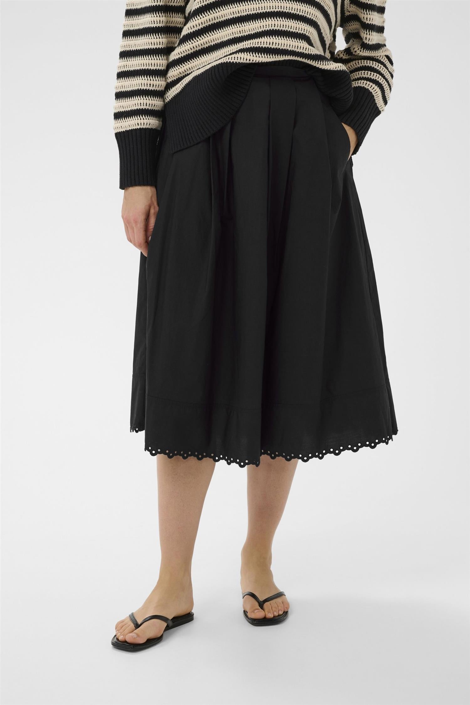 Liaiw Skirt