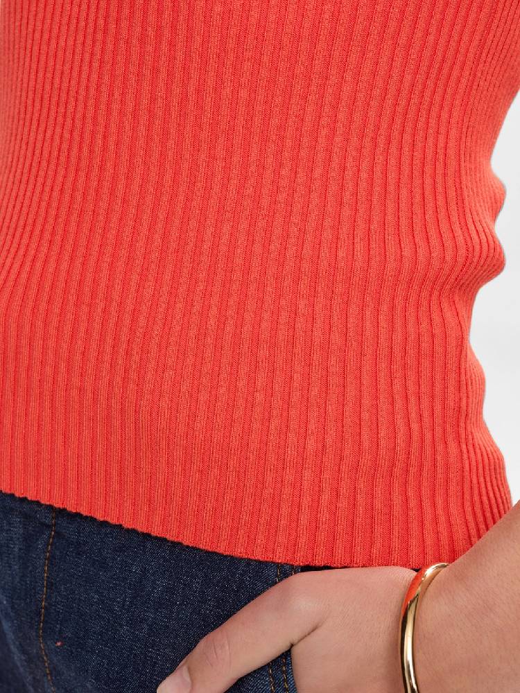 NUCERYS CROPPED TOP