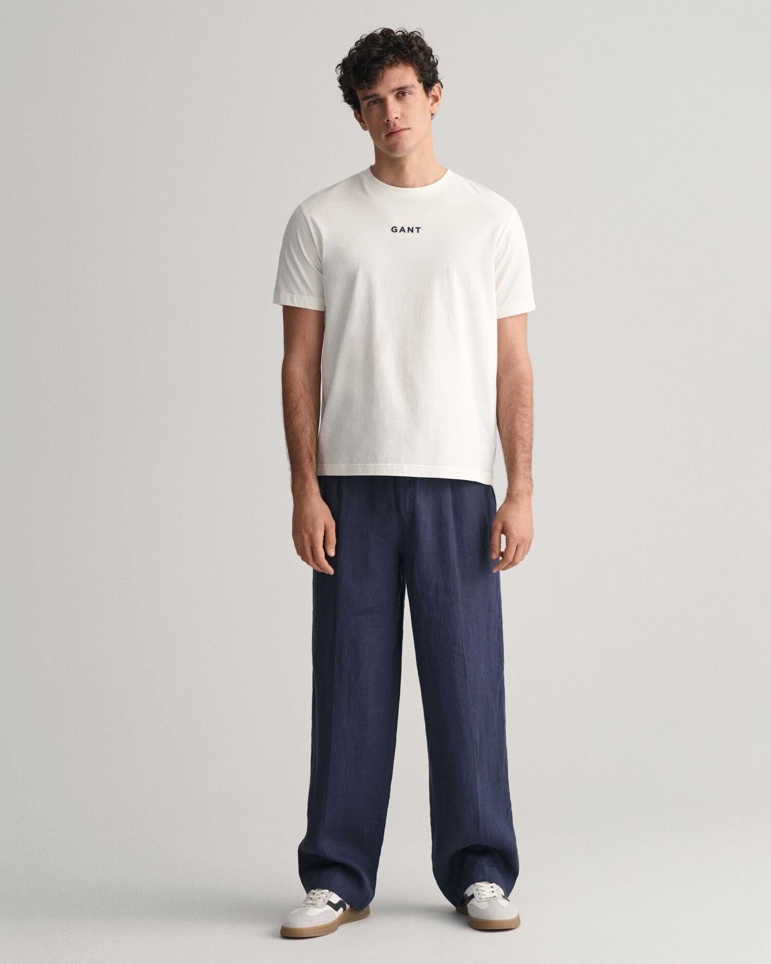 CONTRAST SMALL LOGO TSHIRT