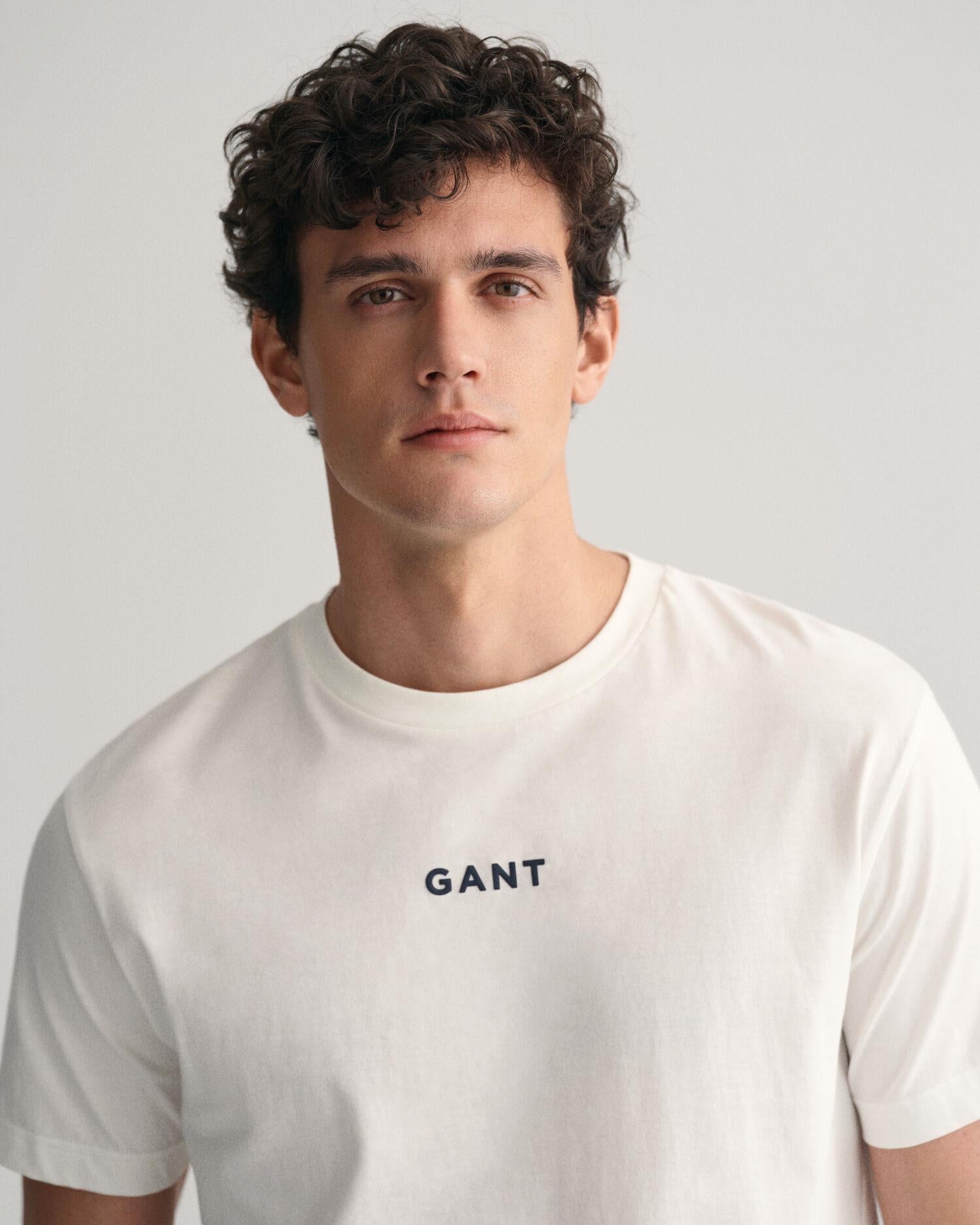 CONTRAST SMALL LOGO TSHIRT