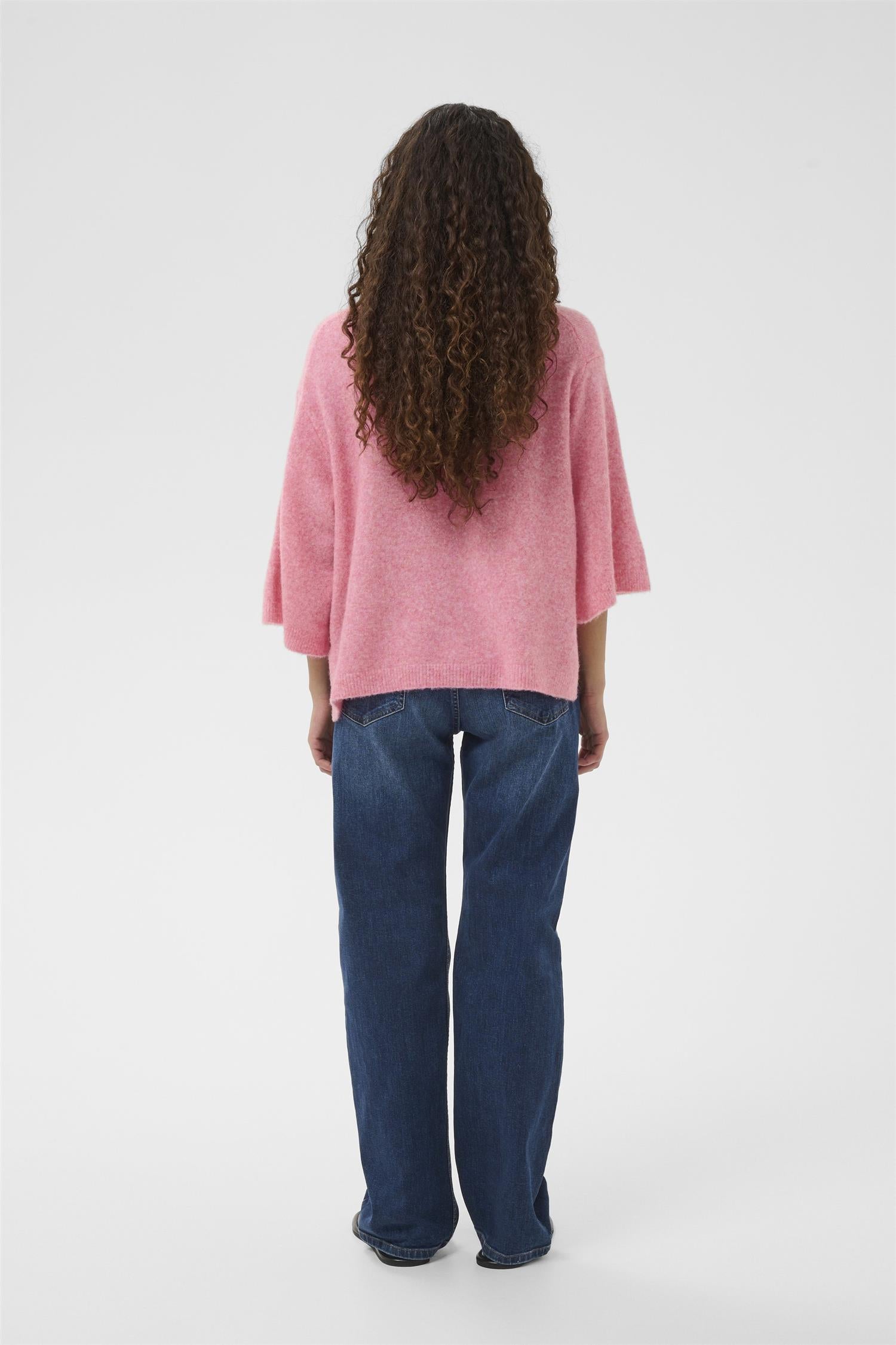 Guniiw Tee