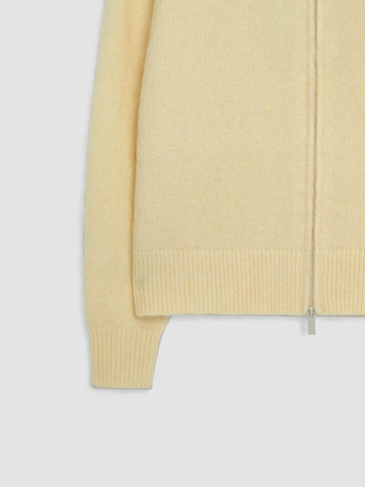 Carmela Cardigan/      7