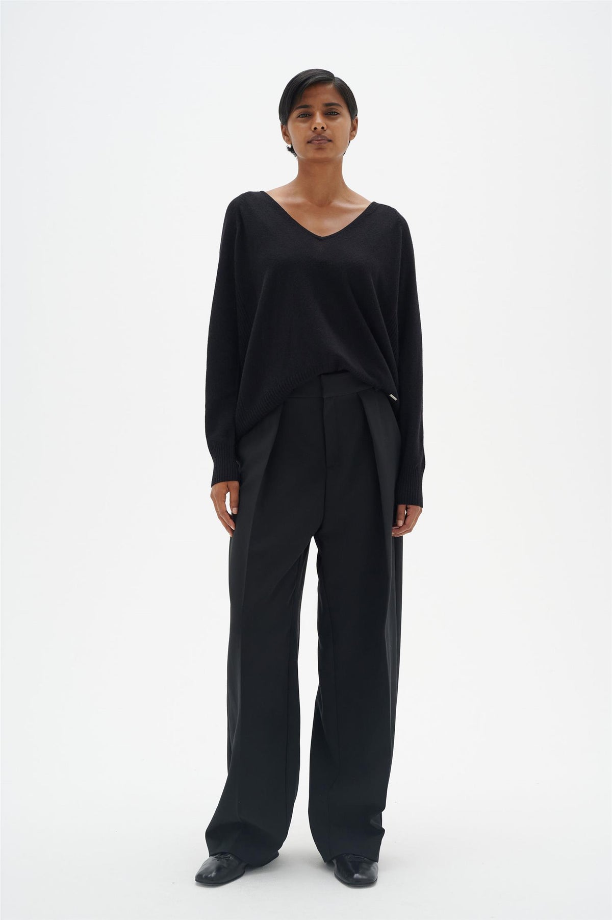 Lukka V-Neck Pullover Premium