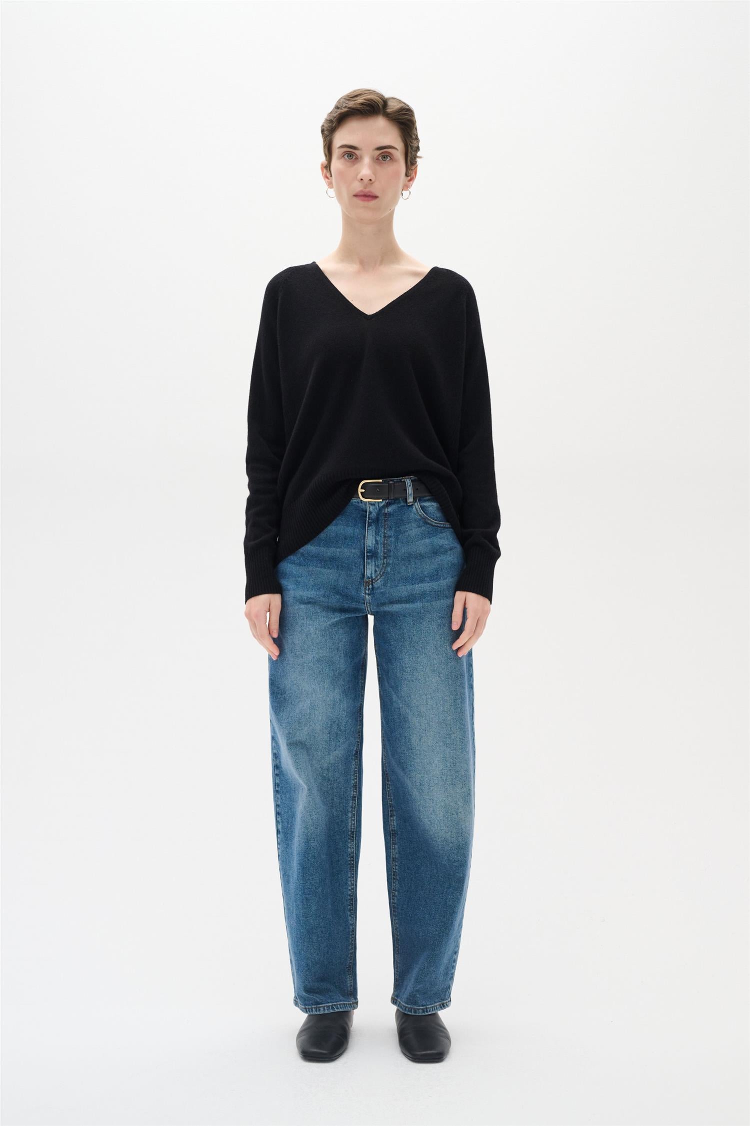 Lukka V-Neck Pullover Premium