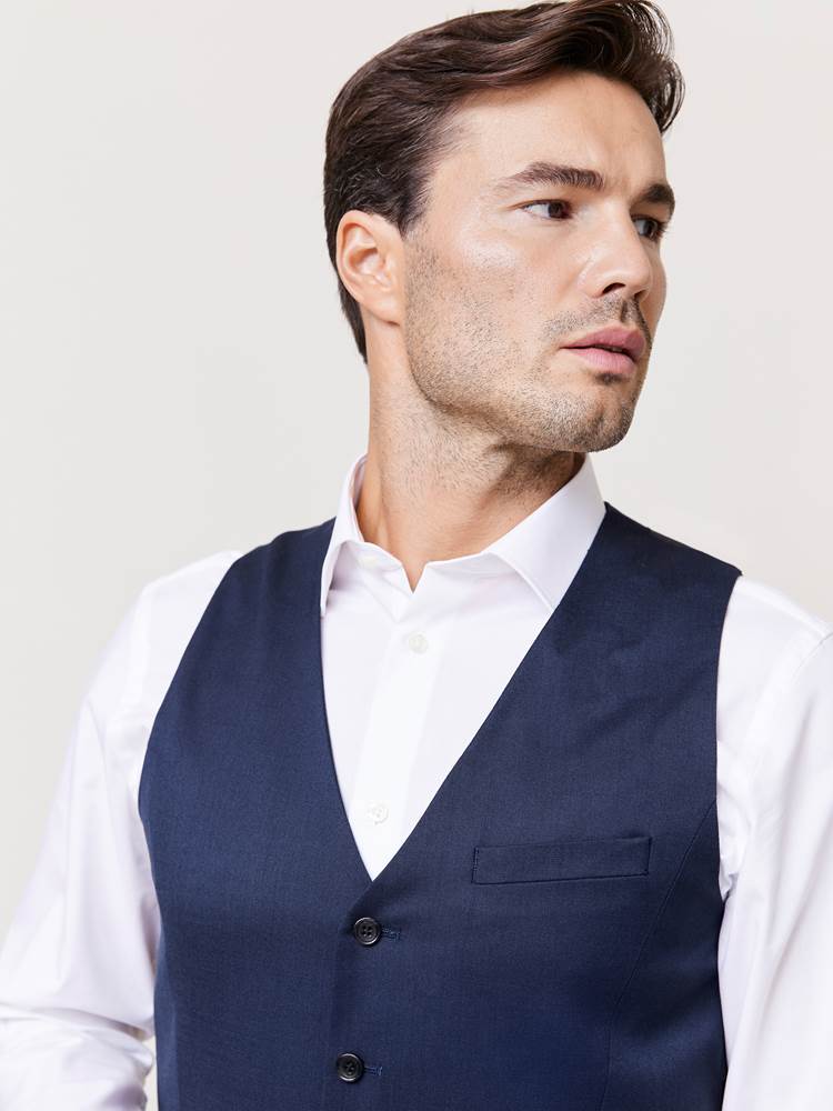 Donato Dario vest