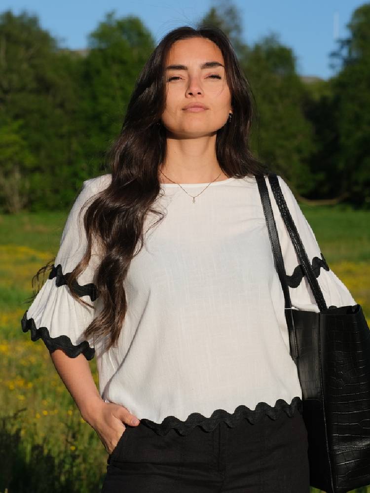 7509 Faeloria blouse