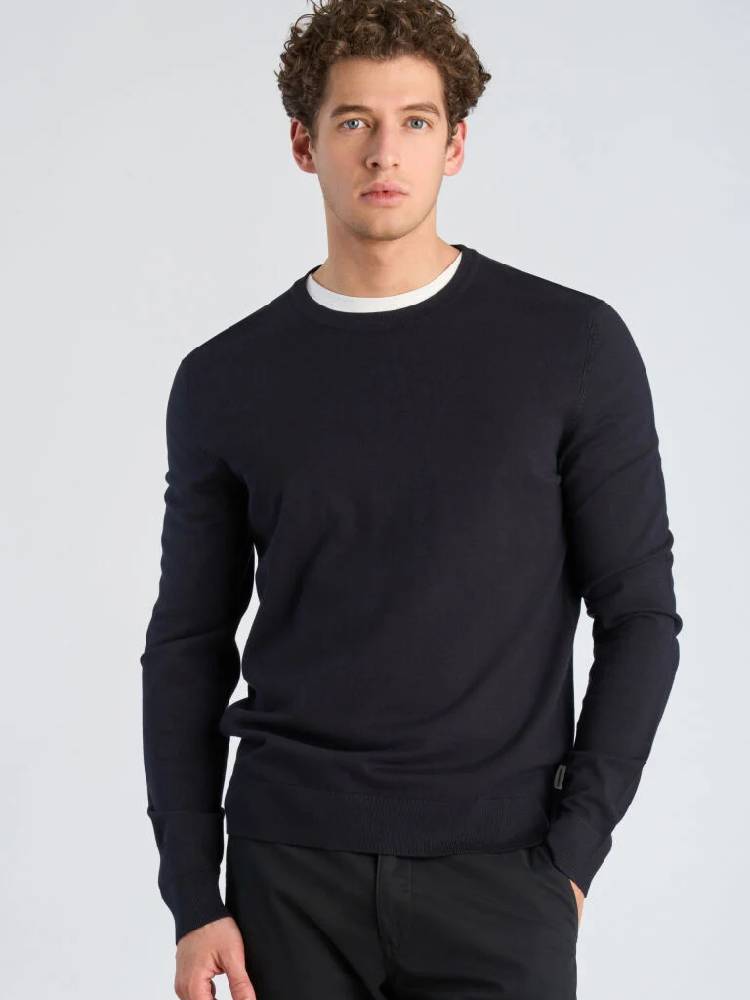 Soft Viscose Blend O-Neck Knit