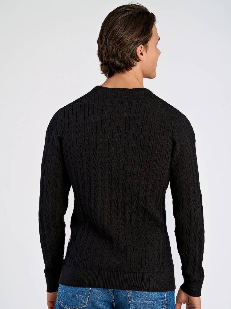 O-neck cable knit