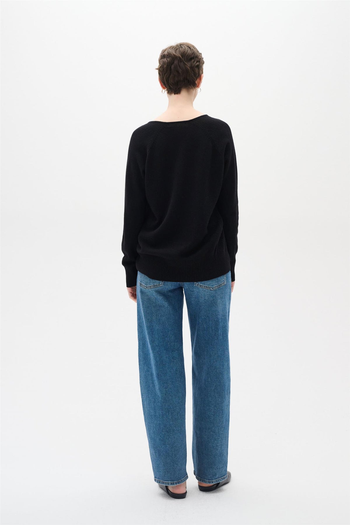 Lukka V-Neck Pullover Premium