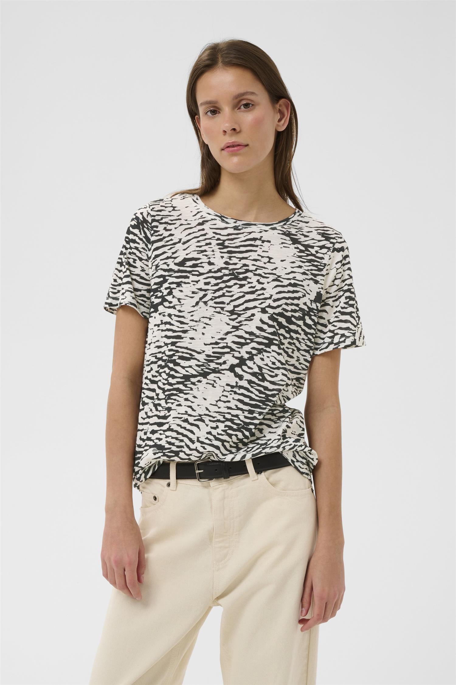 Almaiw Print Tshirt