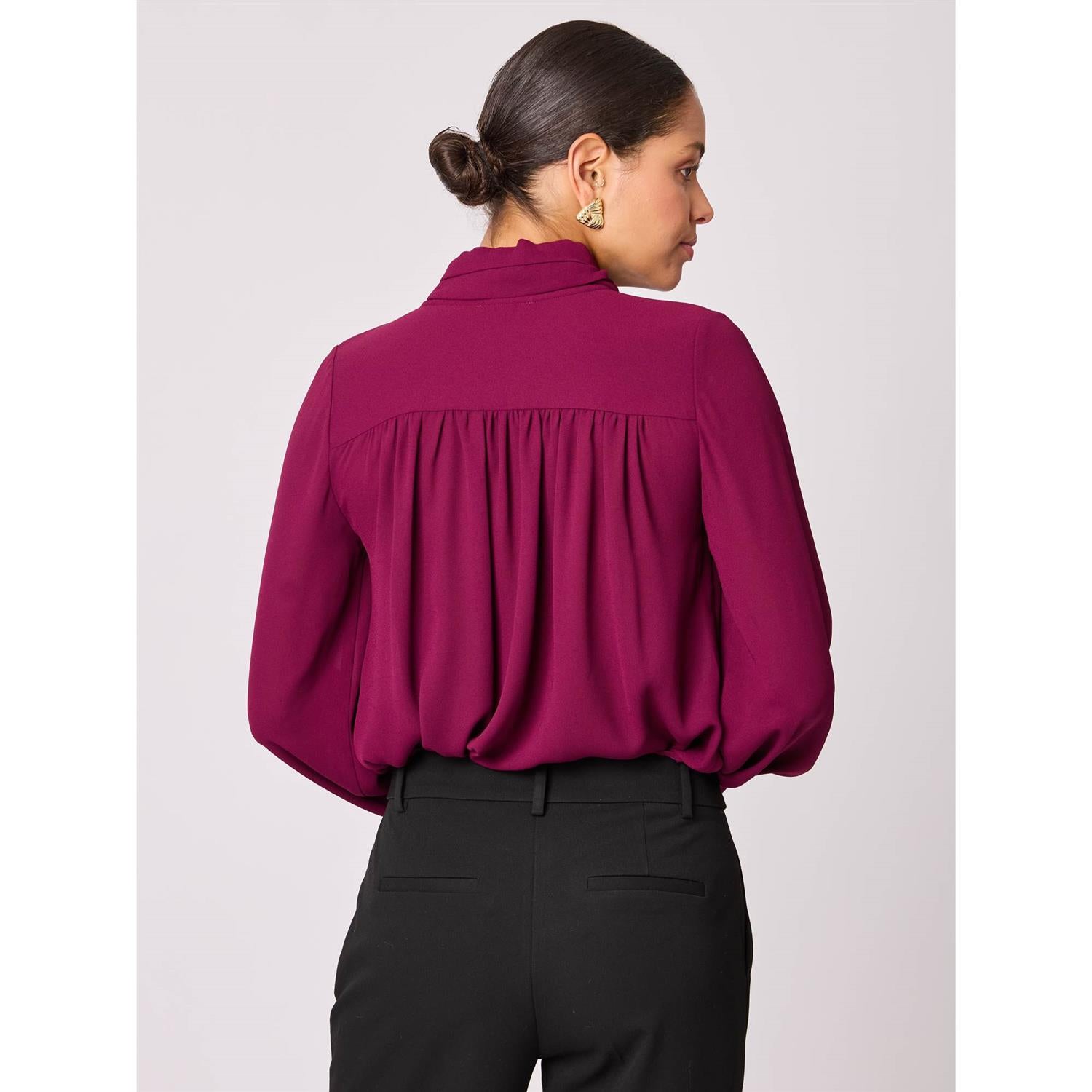 Kelly Bluse