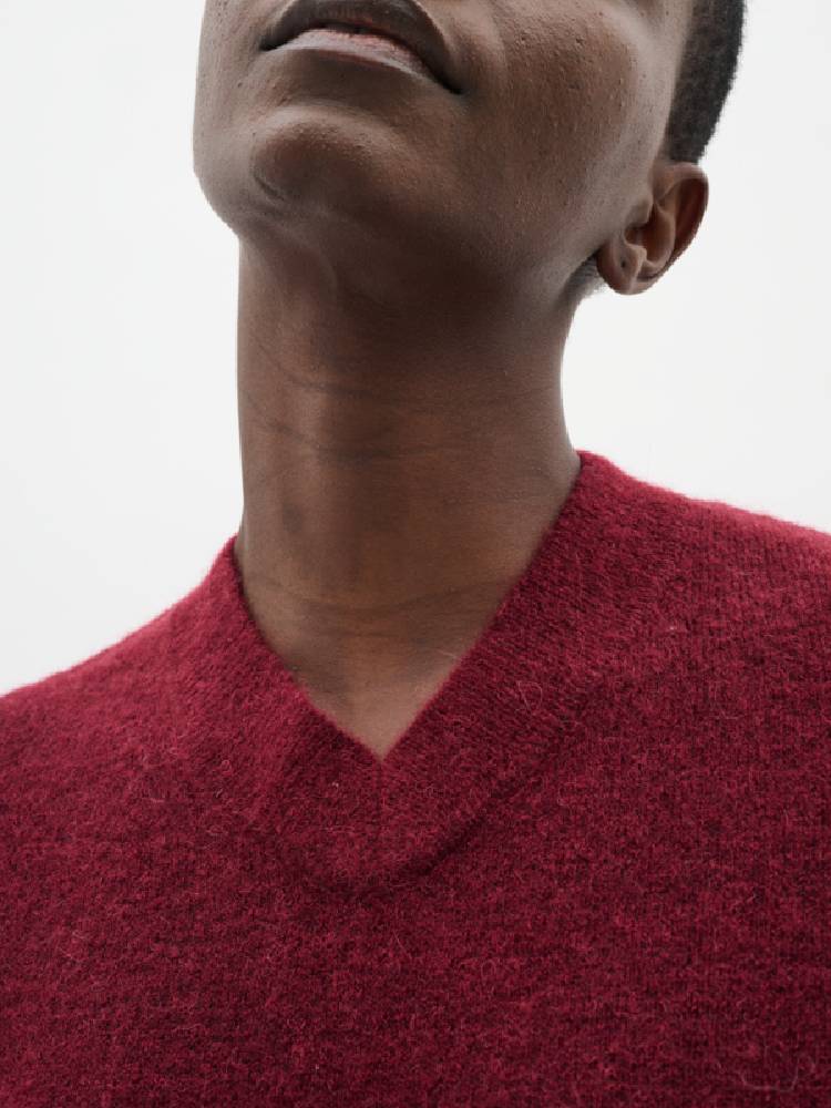 Guniiw V-Neck