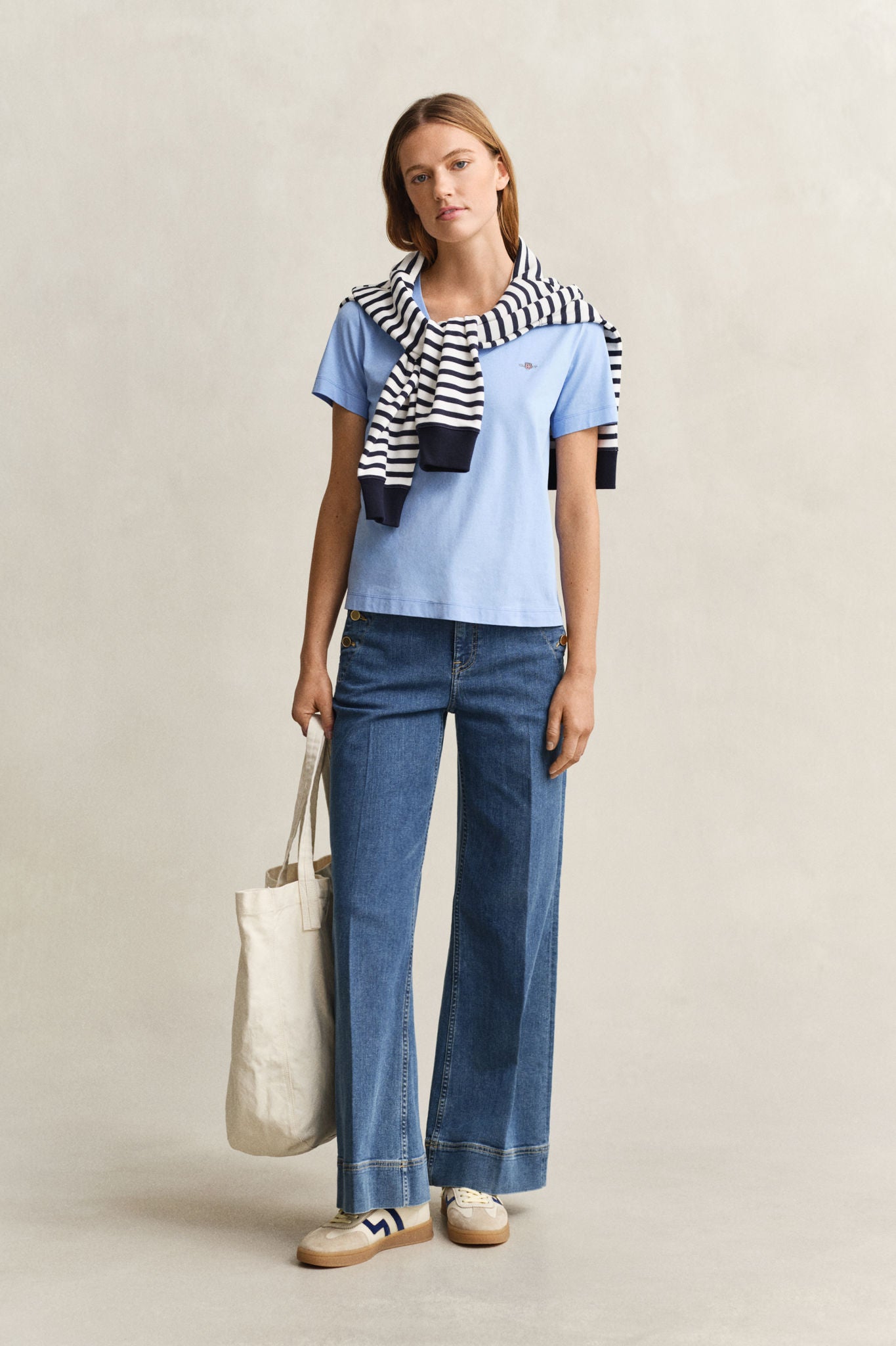 Reg Shield Ss V-Neck T-Shirt