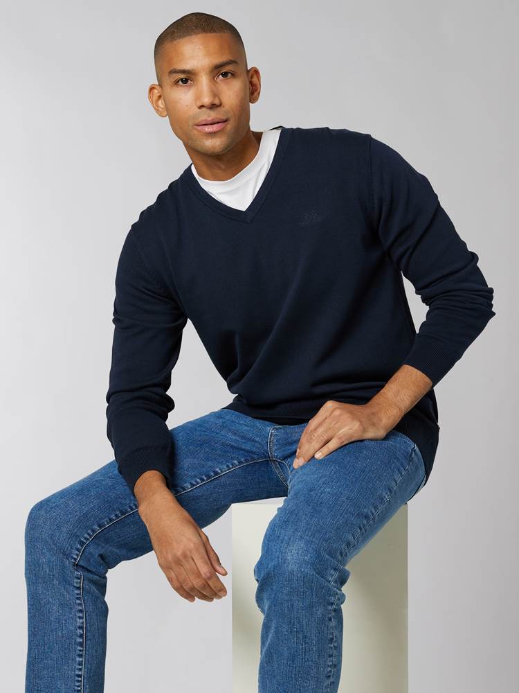Gerard V-Neck