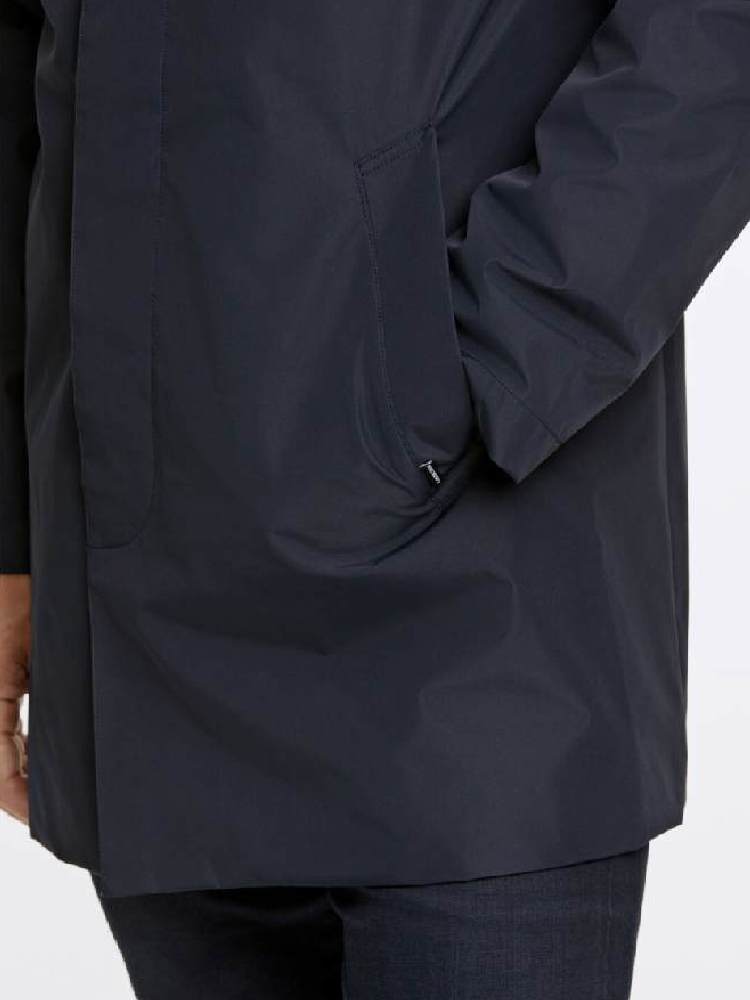 Water repellent mac coat
