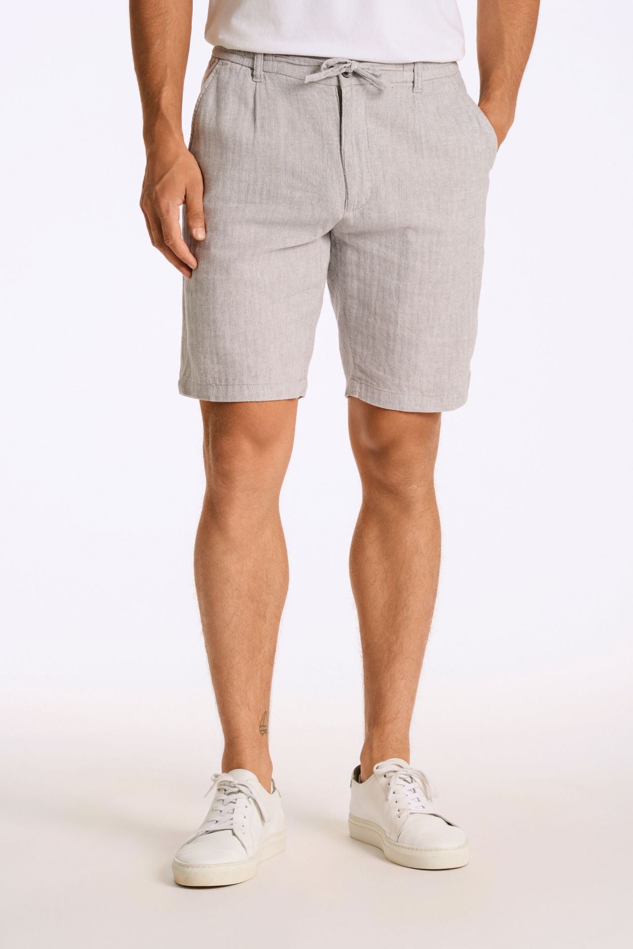 Linen blend herringbone short