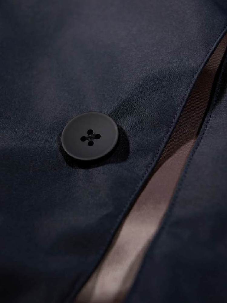 Water repellent mac coat