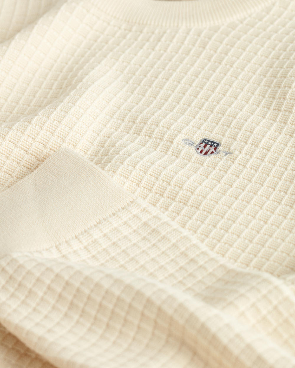 COTTON TEXTURED C-NECK