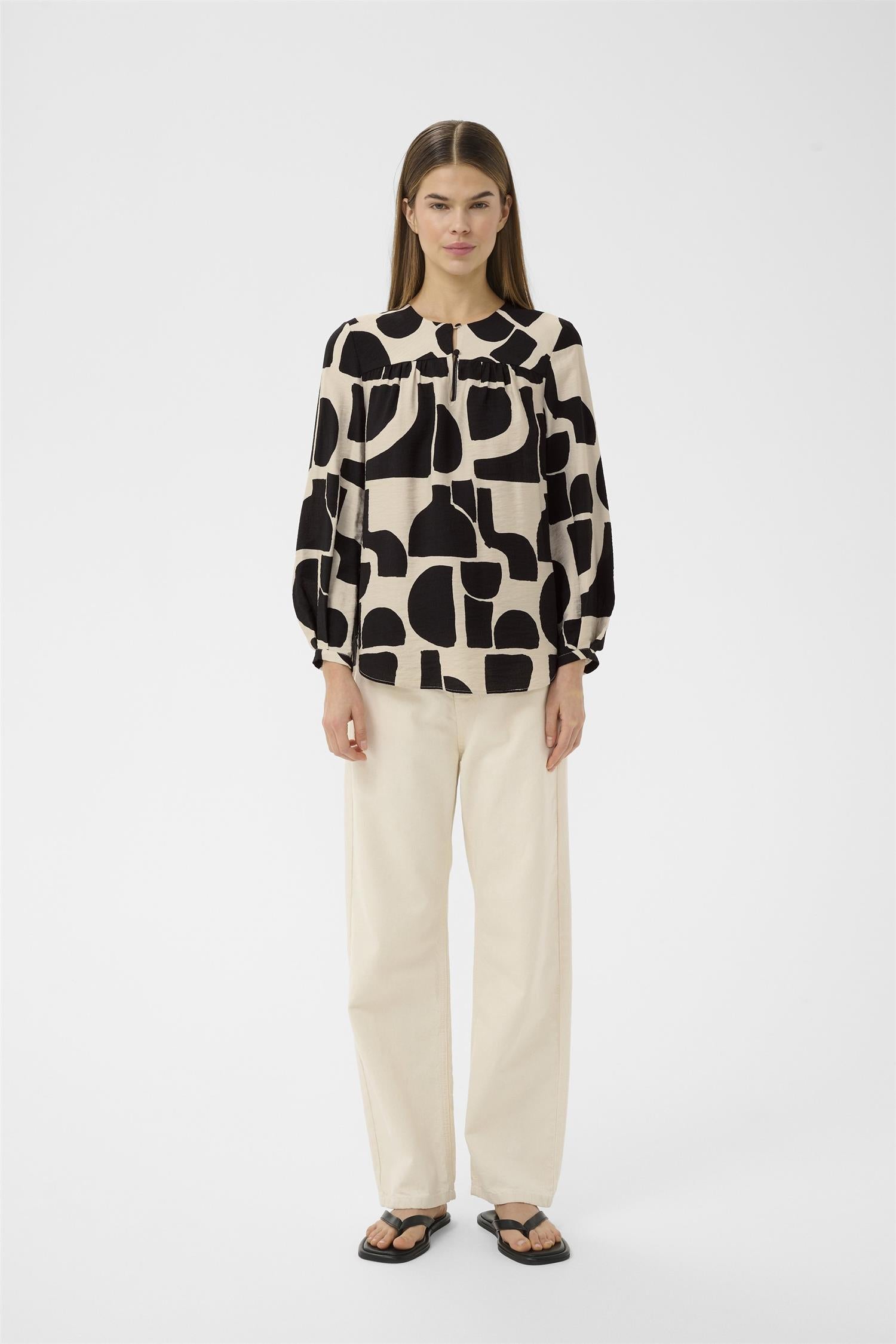 Lynniw Blouse