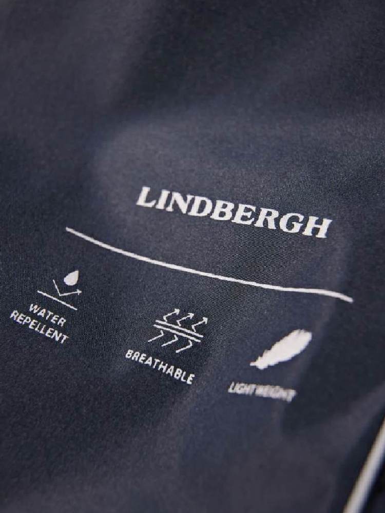 Water repellent mac coat