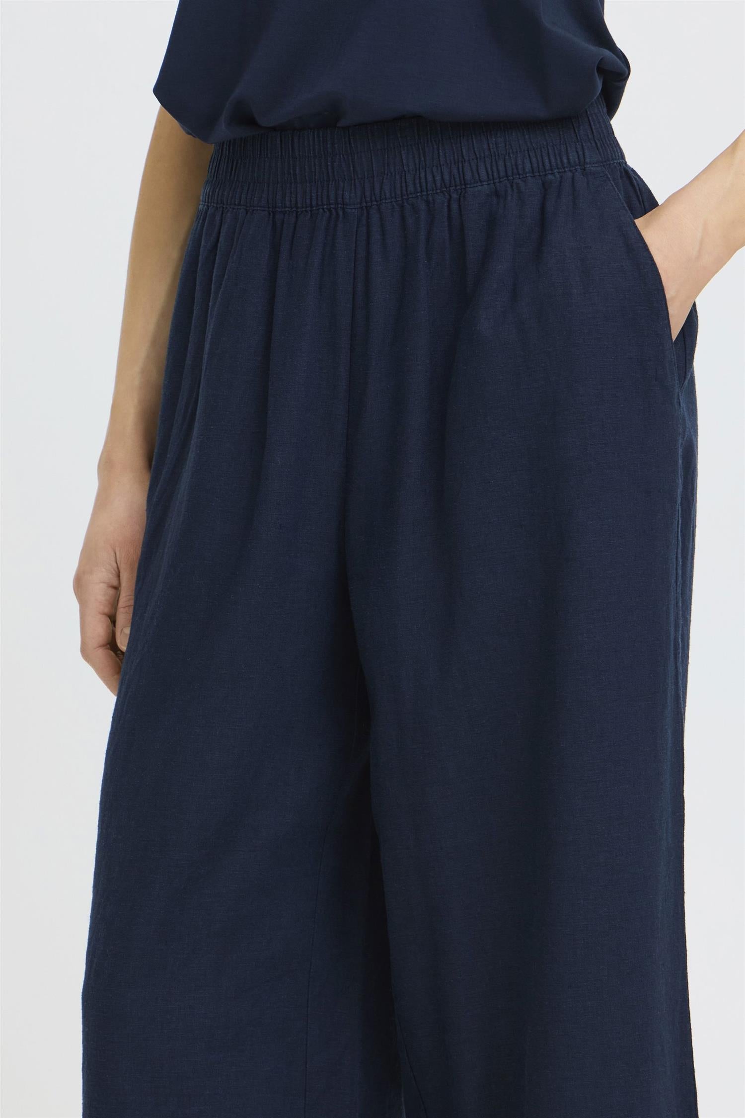 Byfalakka Crop Pants