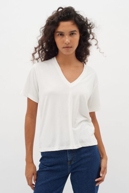 LilianaIW Base V-Neck
