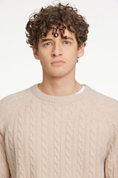 Lambswool raglan cable o-neck