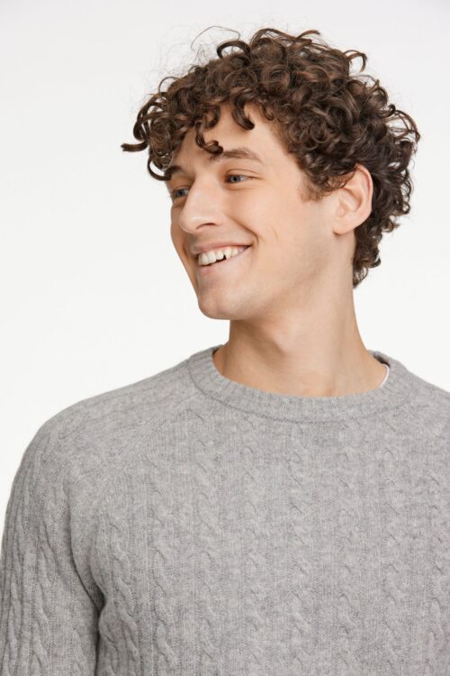 Lambswool raglan cable o-neck