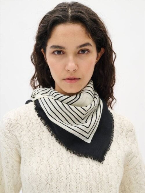Amiiw Scarf