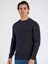 O-neck cable knit