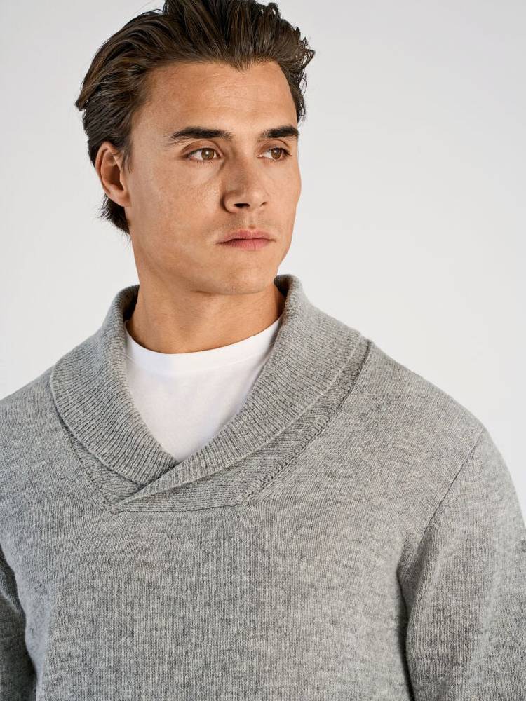Lambswool shawl collar knit