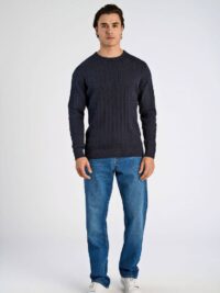 O-neck cable knit