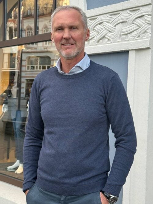 100% recycle knit round neck