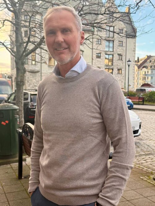 100% recycle knit round neck