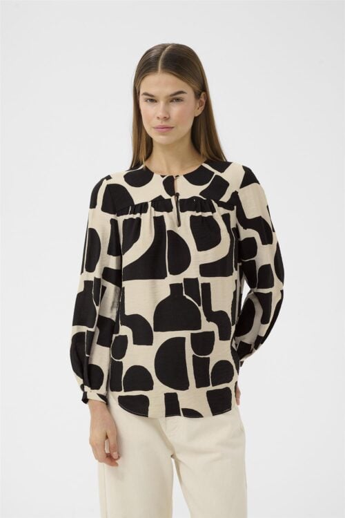 Lynniw Blouse