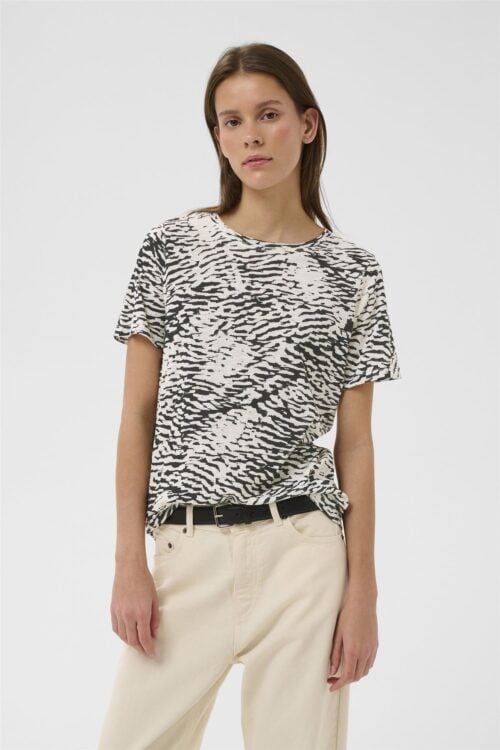 Almaiw Print Tshirt