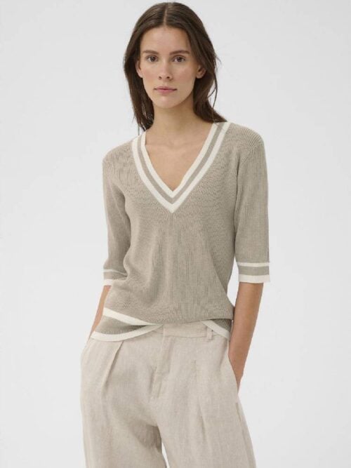 Leenahiw V-Neck Blouse